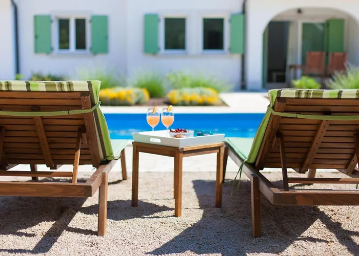 Case de vacanță Luxurioese Mit Pool Inmitten Der By Interhome *