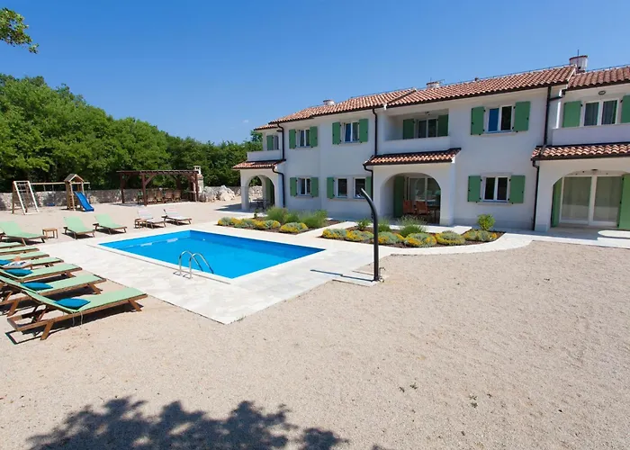 Luxurioese Mit Pool Inmitten Der By Interhome