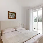 Prázdninový dům Luxurioese Mit Pool Inmitten Der By Interhome
