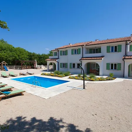 Dom wakacyjny Luxurioese Mit Pool Inmitten Der By Interhome Kras
